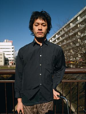 ゴツゴツとしたデザインが特徴のミリタリーブーツ